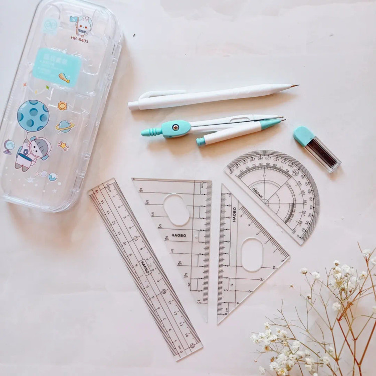 ست رسم و ست پرگار نقاله گونیا خط کش مدل فضانورد فانتزی ، ست ریاضی