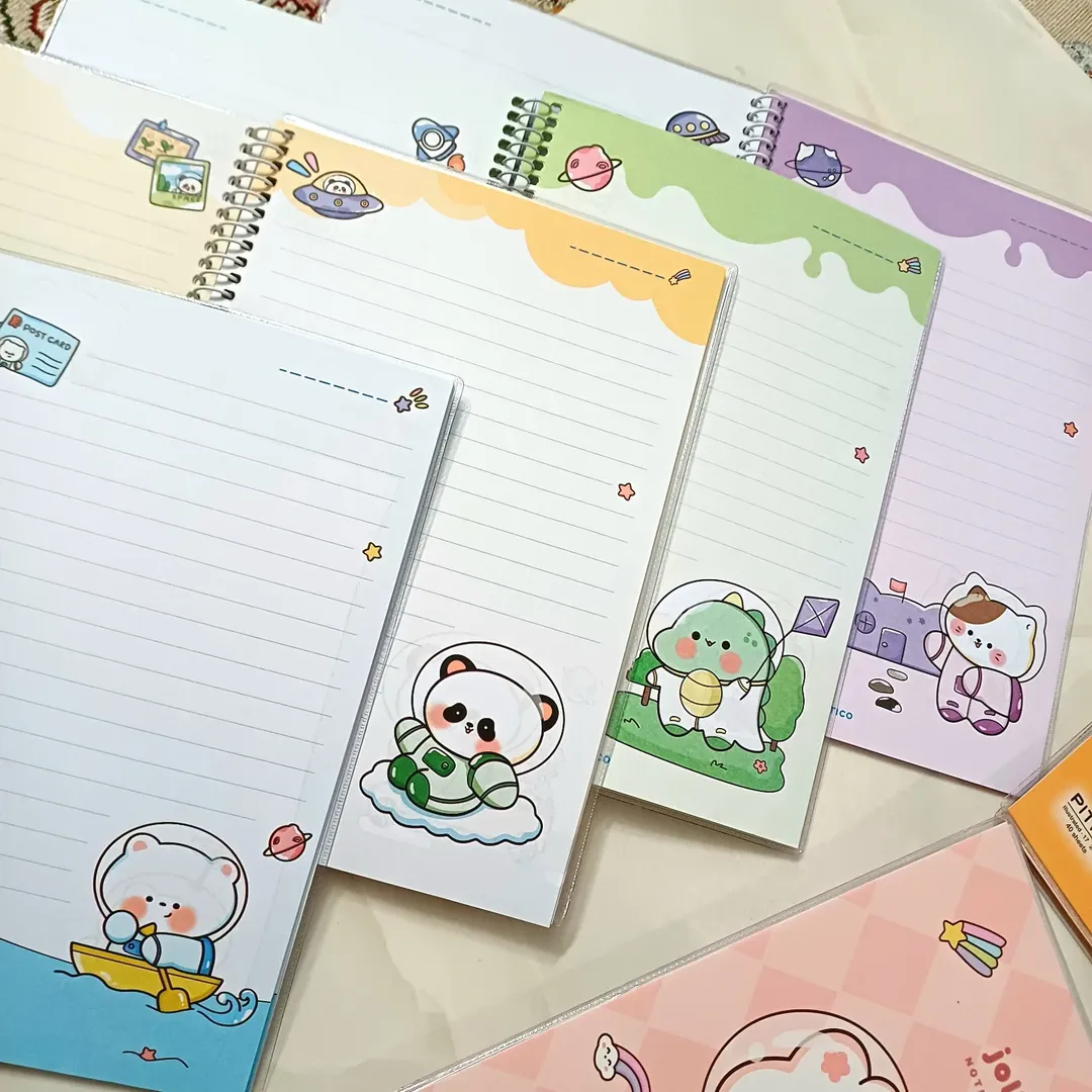 دفتر مشق خط دار حاشیه رنگی طرح دار فنر دار ۴۰ برگ مجلد از برند پیتیکو  ، دفتر املا و دیکته فانتزی کیوت