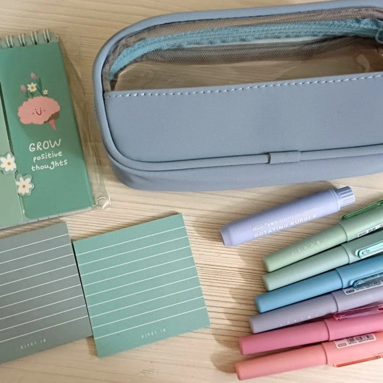 جامدادی نیمه طلقی پاستلی جامدادی دانشجویی سایز بزرگ از برند کیفت kifet