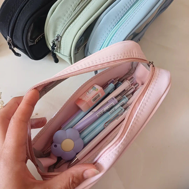 جامدادی نیمه طلقی پاستیلی جامدادی دانشجویی سایز بزرگ از برند کیفت kifet