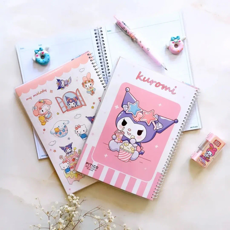 دفتر مشق مجلد فنری ۶۰ برگ طرح ملودی و کرومی استیکر دار از برند پیتیکو دفتر فنری کرومی همراه با استیکر فانتزی