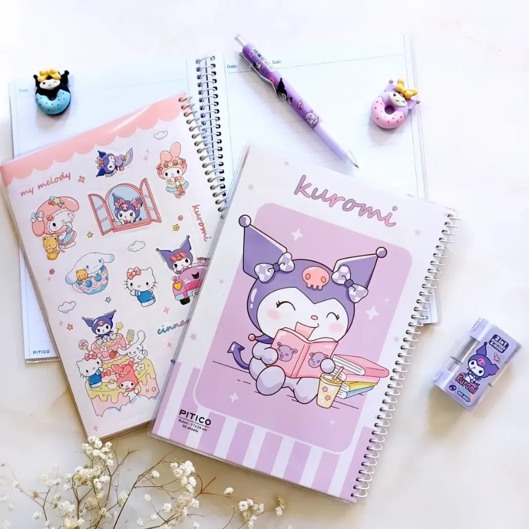 دفتر مشق مجلد فنردار ۶۰ برگ طرح ملودی و کرومی استیکر دار از برند پیتیکو دفتر فنری کرومی همراه با استیکر فانتزی