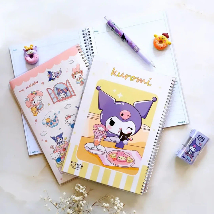 دفتر مشق مجلد فنری ۶۰ برگ طرح ملودی و کرومی استیکر دار از برند پیتیکو دفتر فنری کرومی همراه با استیکر فانتزی