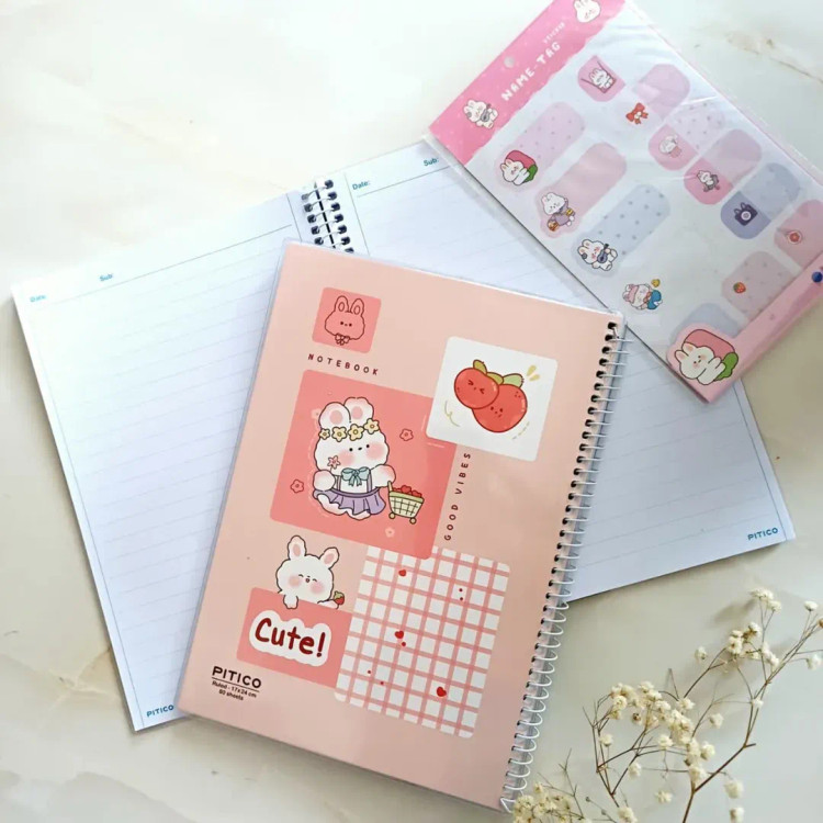 دفتر مشق خط دار مجلد فانتزی مدل پترن 60 برگ از برند پیتیکو دفتر سیمی کیوت