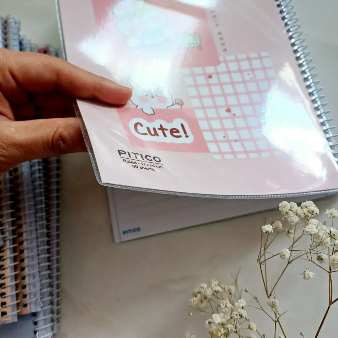 دفتر مشق خط دار مجلد فانتزی مدل پترن 60 برگ از برند پیتیکو دفتر سیمی کیوت