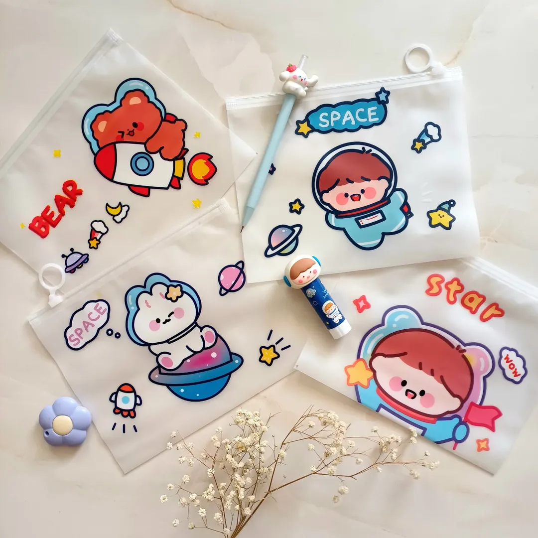 پوشه زیپ کیپ فانتزی سایز a5 مدل فضانوردان کیوت ، کاور آ۵ زیپ دار