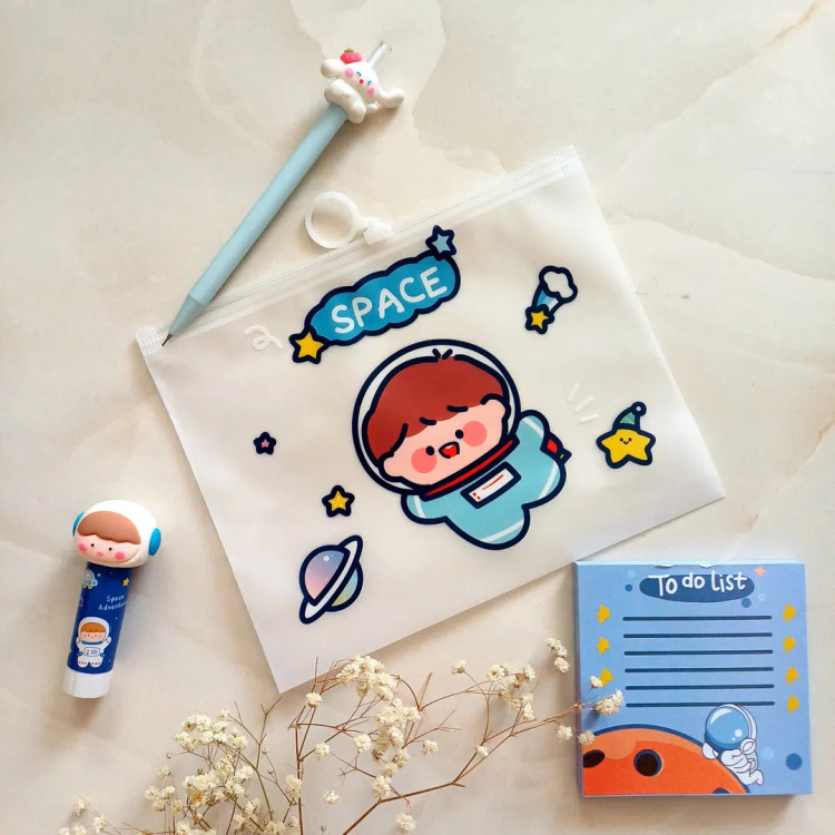 پوشه زیپ کیپ فانتزی سایز a5 مدل فضانوردان کیوت ، کاور آ۵ زیپ دار