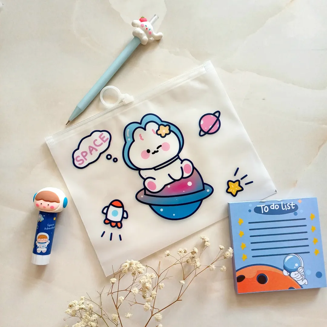 پوشه زیپ کیپ فانتزی سایز a5 مدل فضانوردان کیوت ، کاور آ۵ زیپ دار