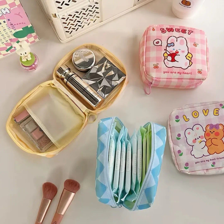 کیف همراه پد بهداشتی نوار بهداشتی لوازم آرایش