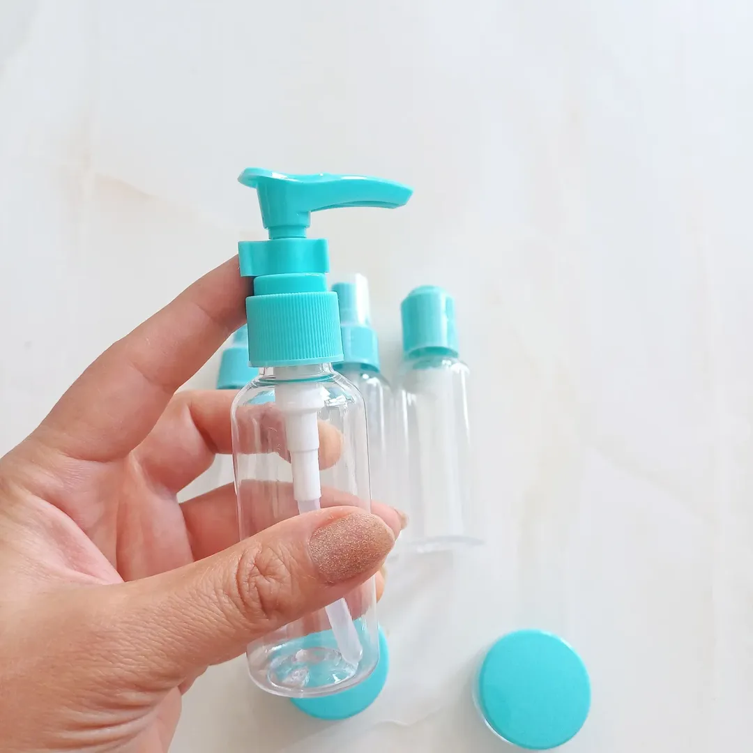 پک آرایشی بهداشتی محفظه کرم و شامپو مسافرتی ۷ تکه بزرگ