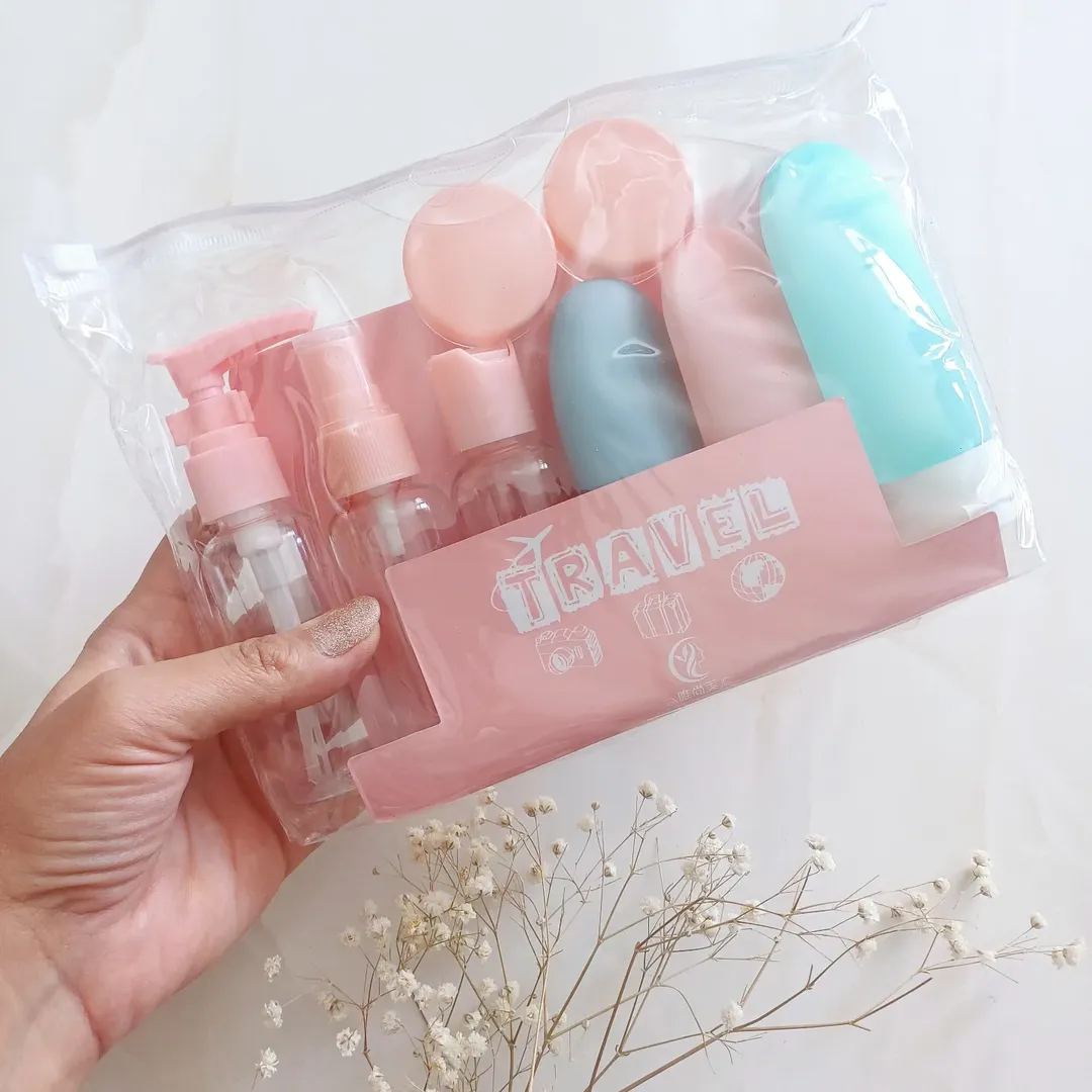 پک آرایشی بهداشتی محفظه کرم مسافرتی ۱۰ تکه بزرگ مخصوص الکل ، کرم ، ژل و مایع شستشو و شامپو و پودر فیکس