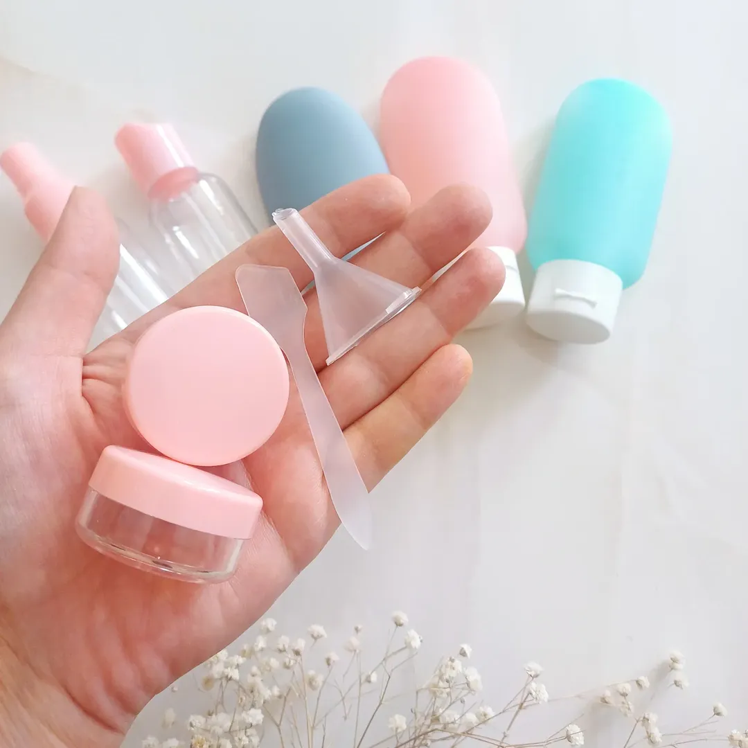 پک آرایشی بهداشتی محفظه کرم مسافرتی ۱۰ تکه بزرگ مخصوص الکل ، کرم ، ژل و مایع شستشو و شامپو و پودر فیکس