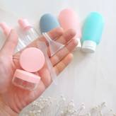 پک آرایشی بهداشتی محفظه کرم مسافرتی ۱۰ تکه بزرگ مخصوص الکل ، کرم ، ژل و مایع شستشو و شامپو و پودر فیکس