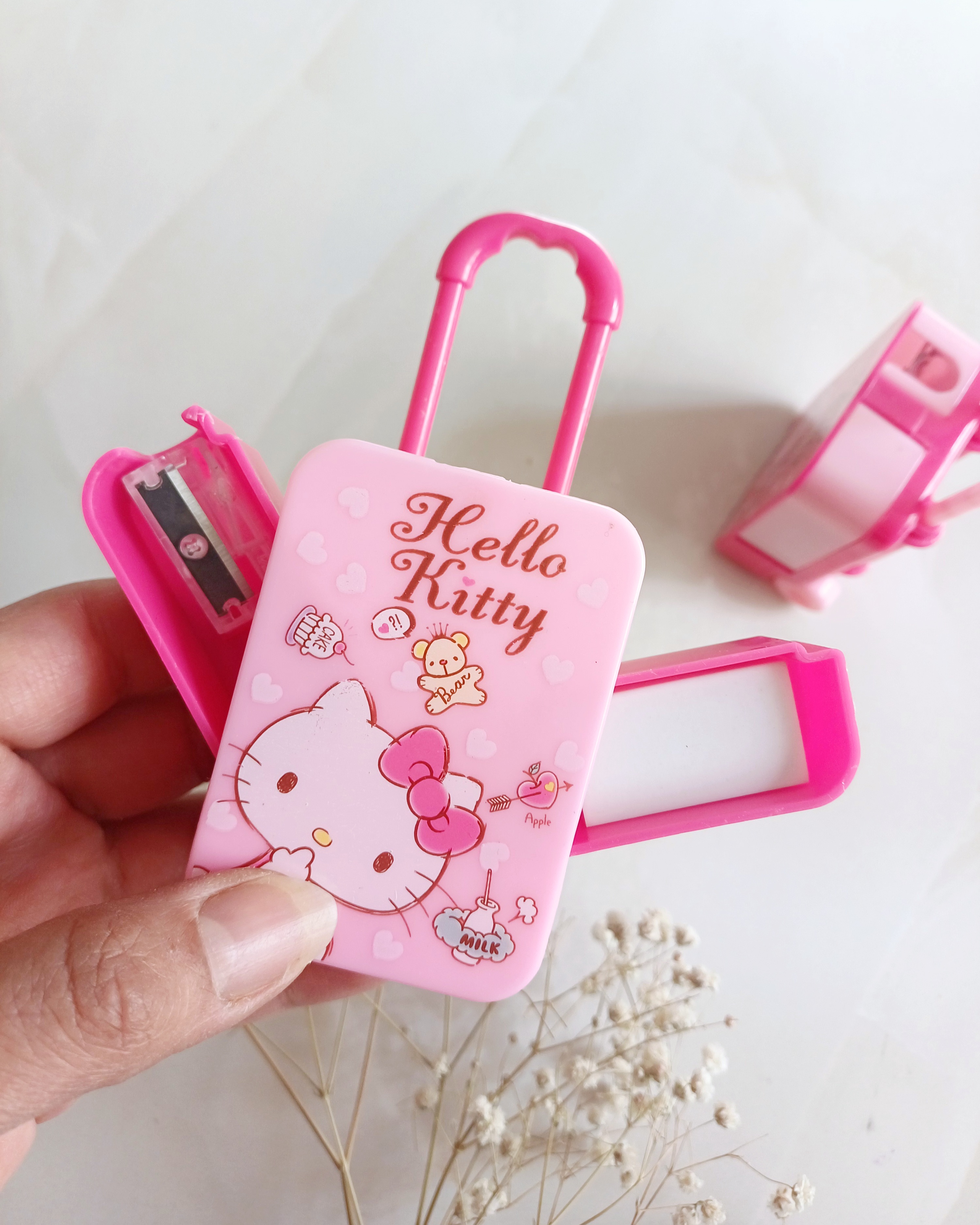 پاک کن تراش فانتزی مدل چمدان طرح کیتی ، پاکن تراش مخزندار چمدون چمدانی