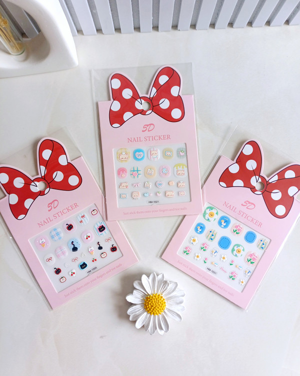 استیکر و برچسب و لنز ناخن مدل پاپیونی فانتزی و کیوت ضد آب